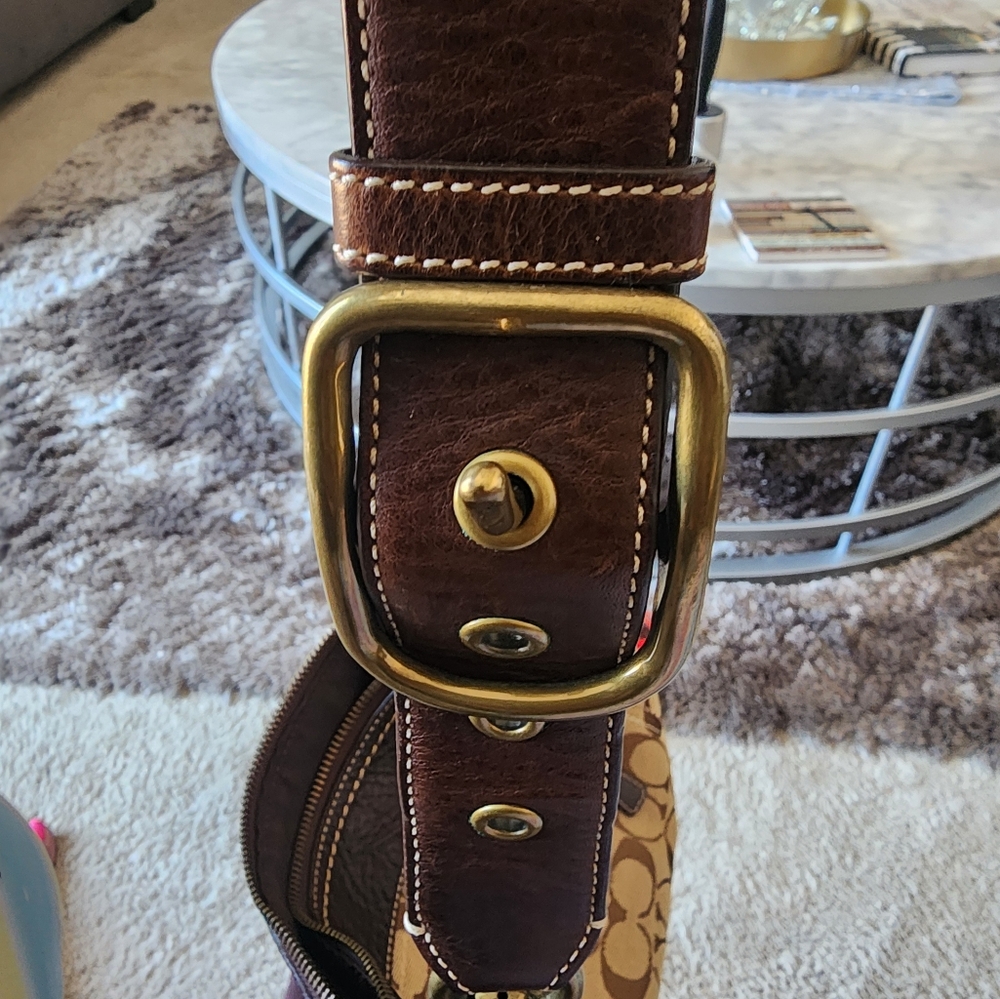 Authentic Coach purse - Picture 5 of 7